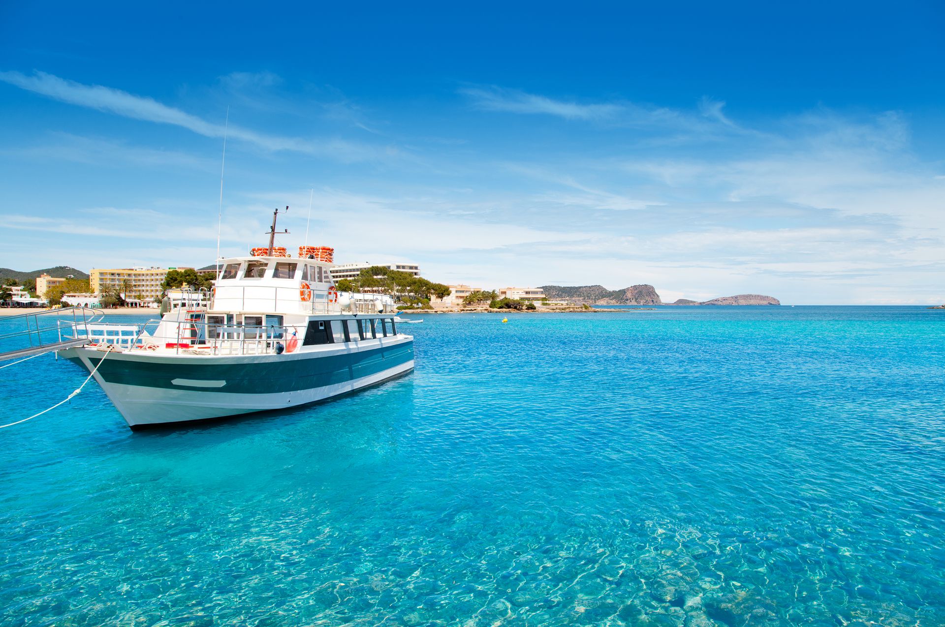 Yacht près d'Es Cana