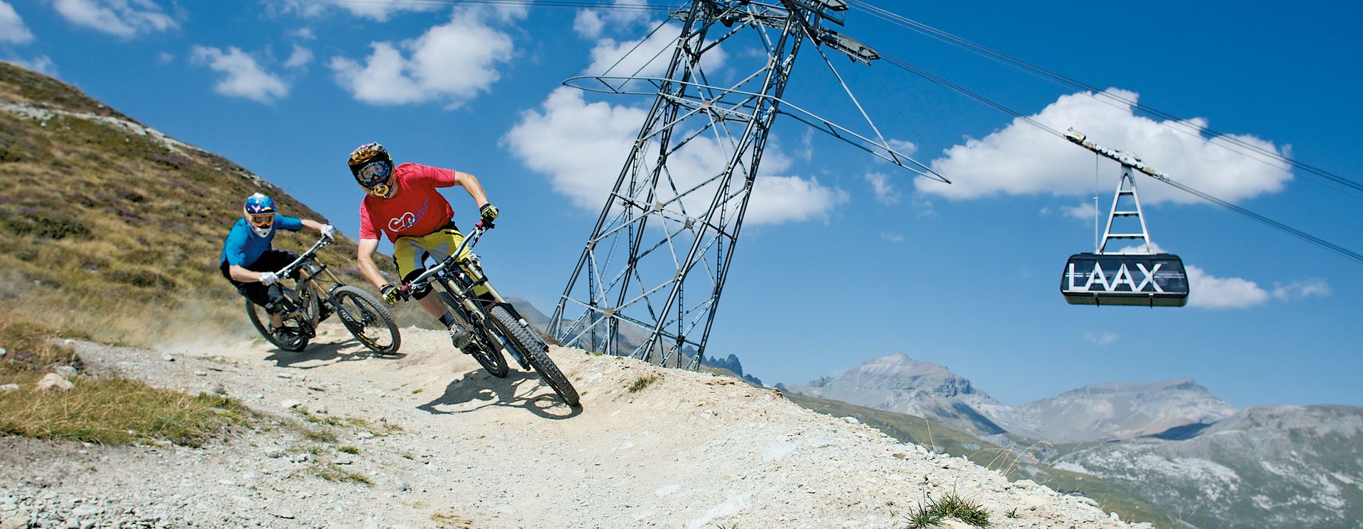 Sportlich unterwegs beim Velofahren in Laax