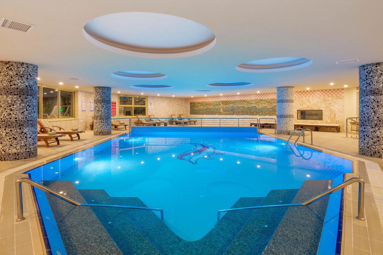 Piscine intérieure