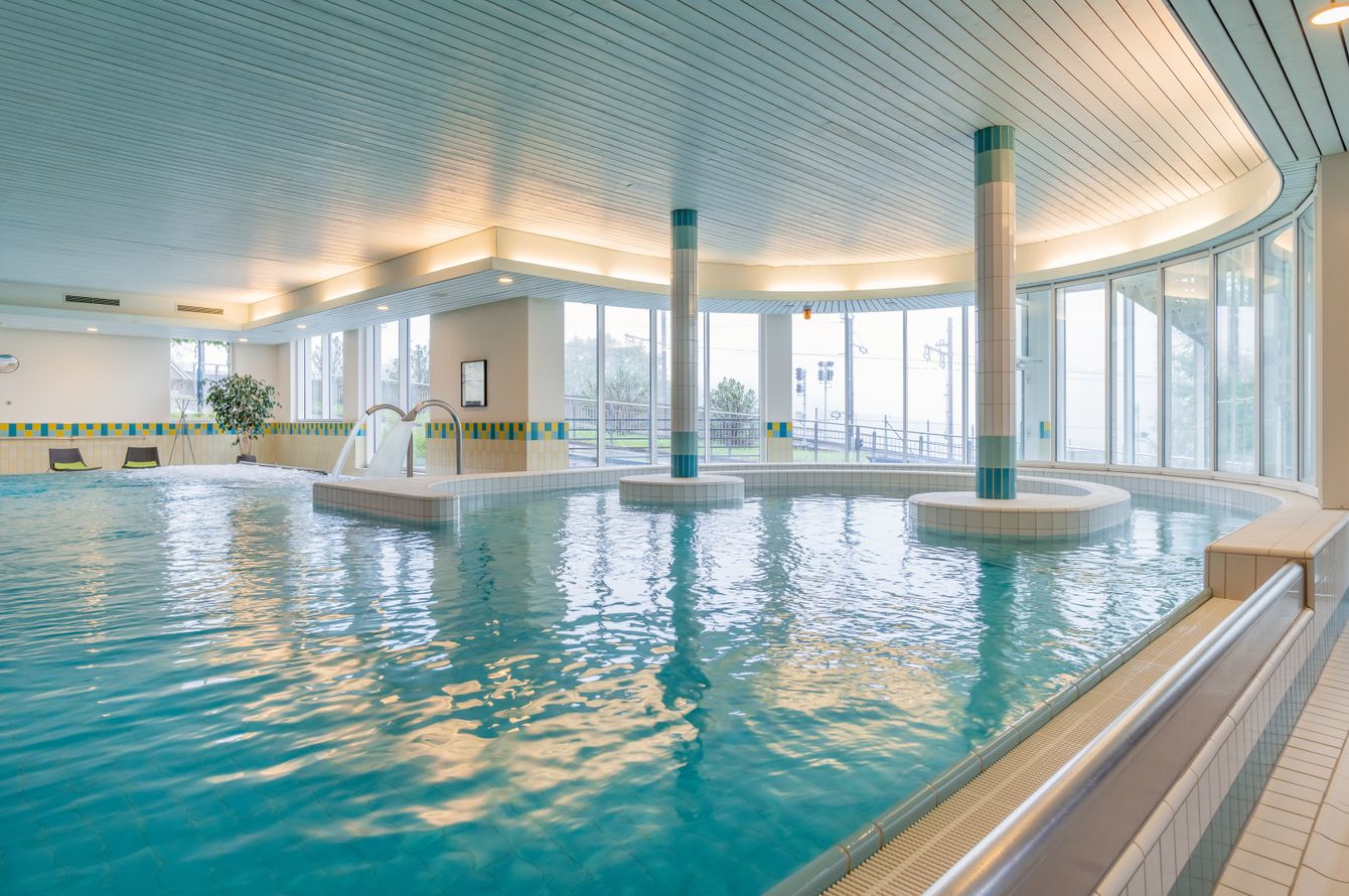 Piscine intérieure
