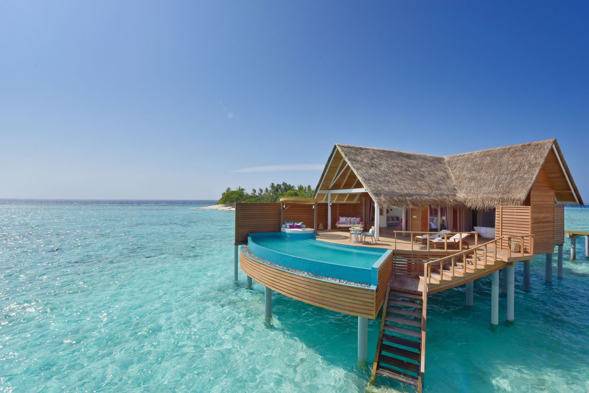 Water Villa mit Pool