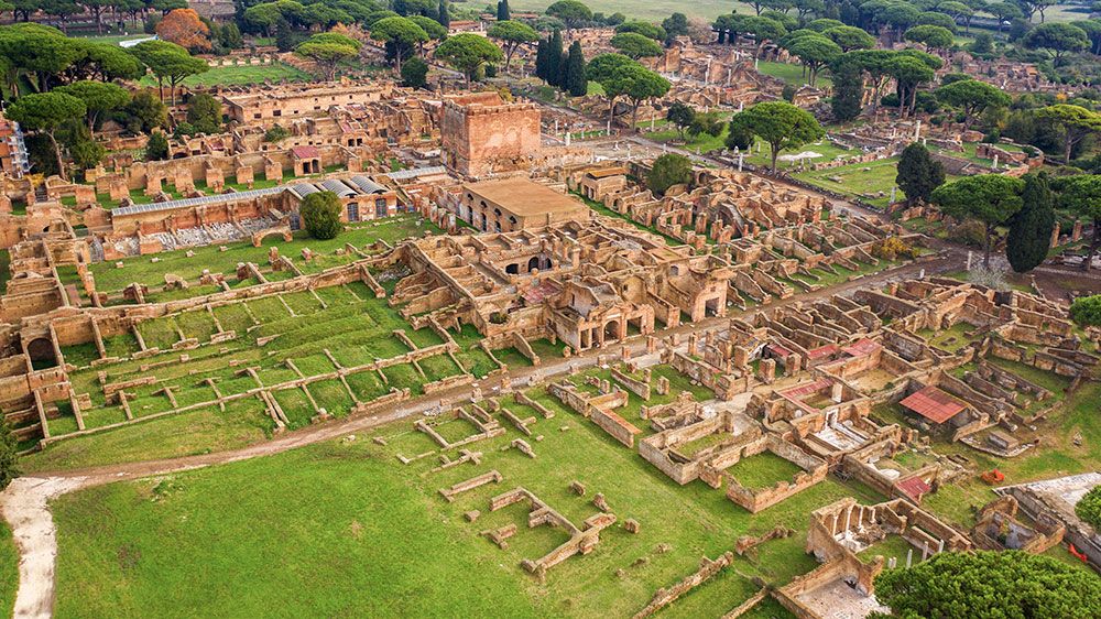 Vue aérienne du site archéologique antique d'Ostie.