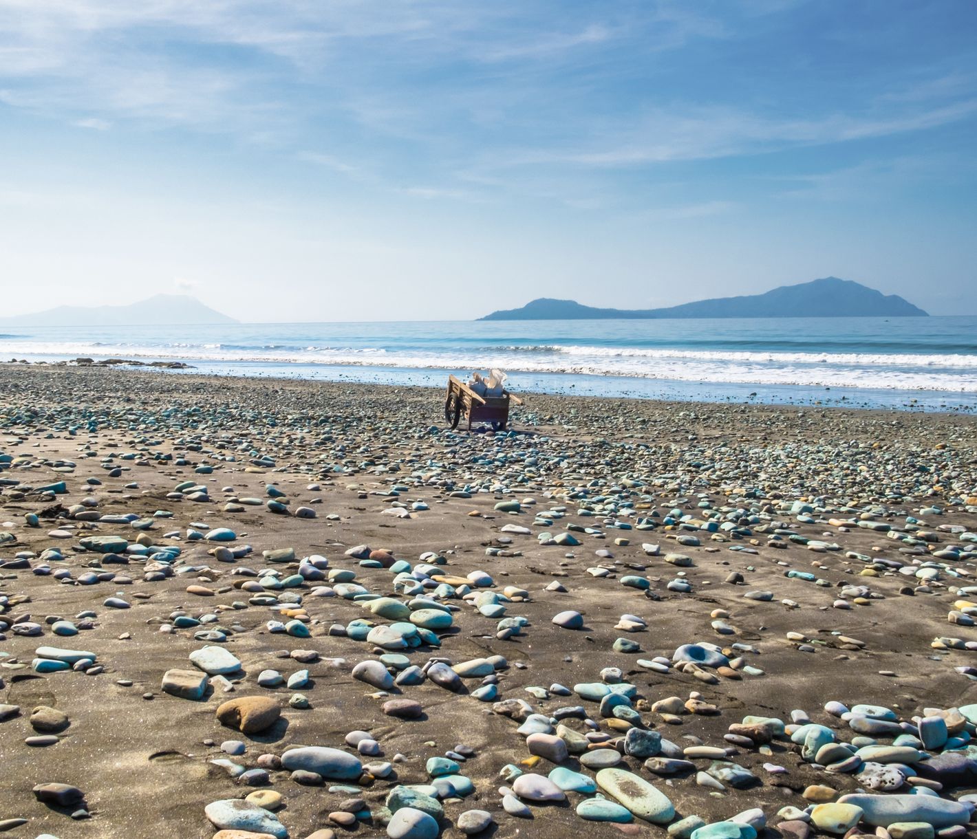 Nanga Panda – der Strand mit den blauen Steinen