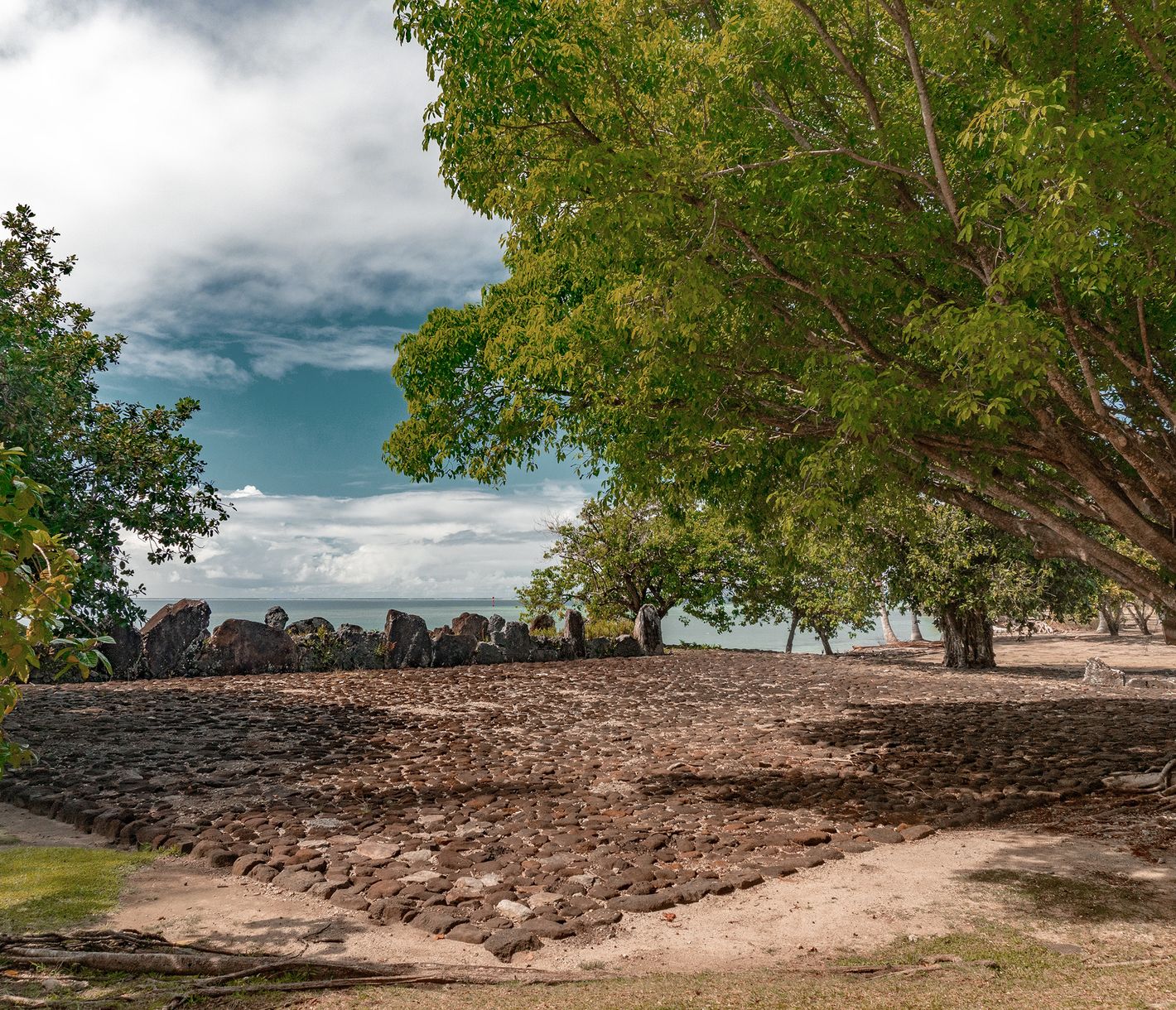 Une place pour les dieux ? Le marae de Raiatea en est la preuve