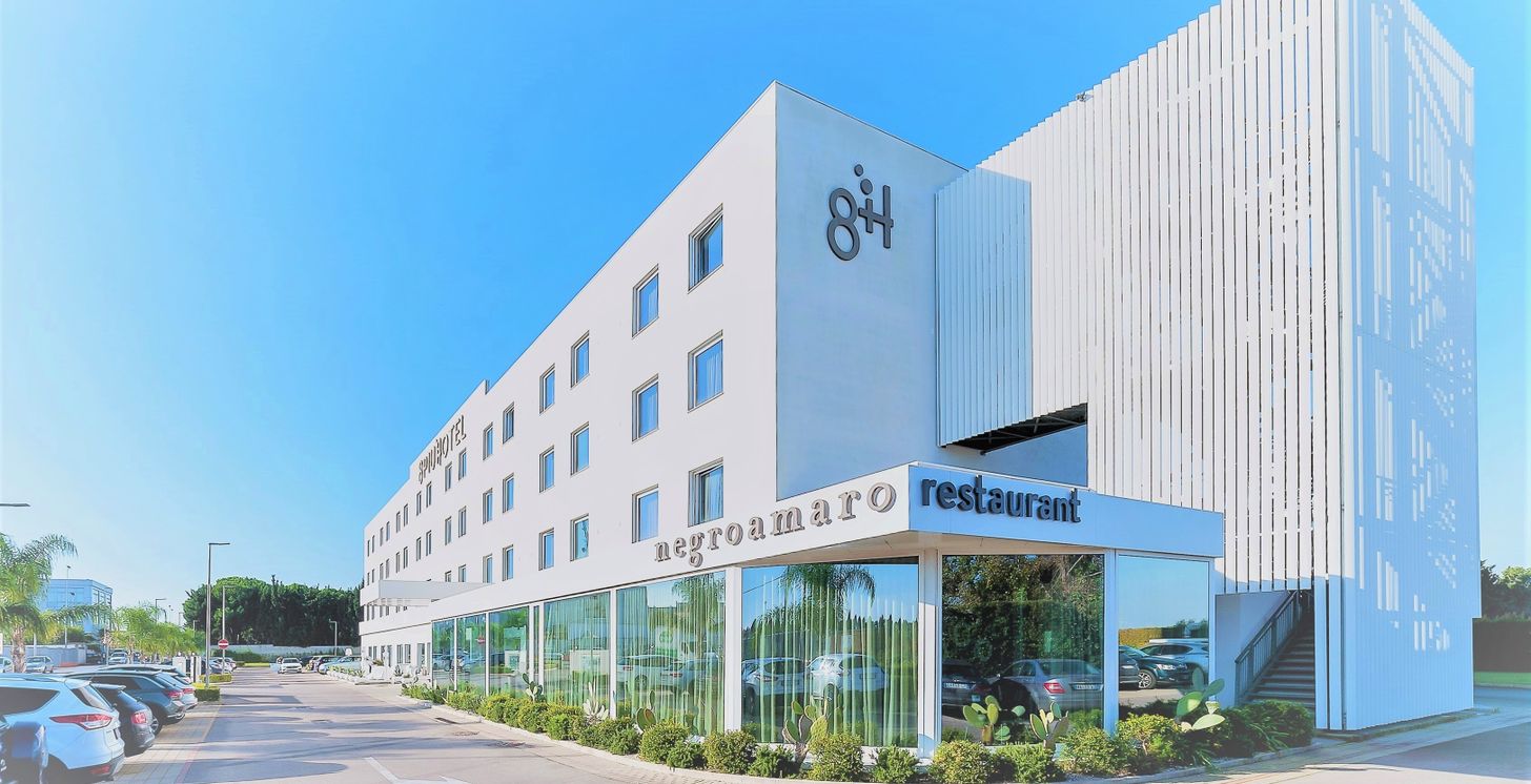 8piuhotel