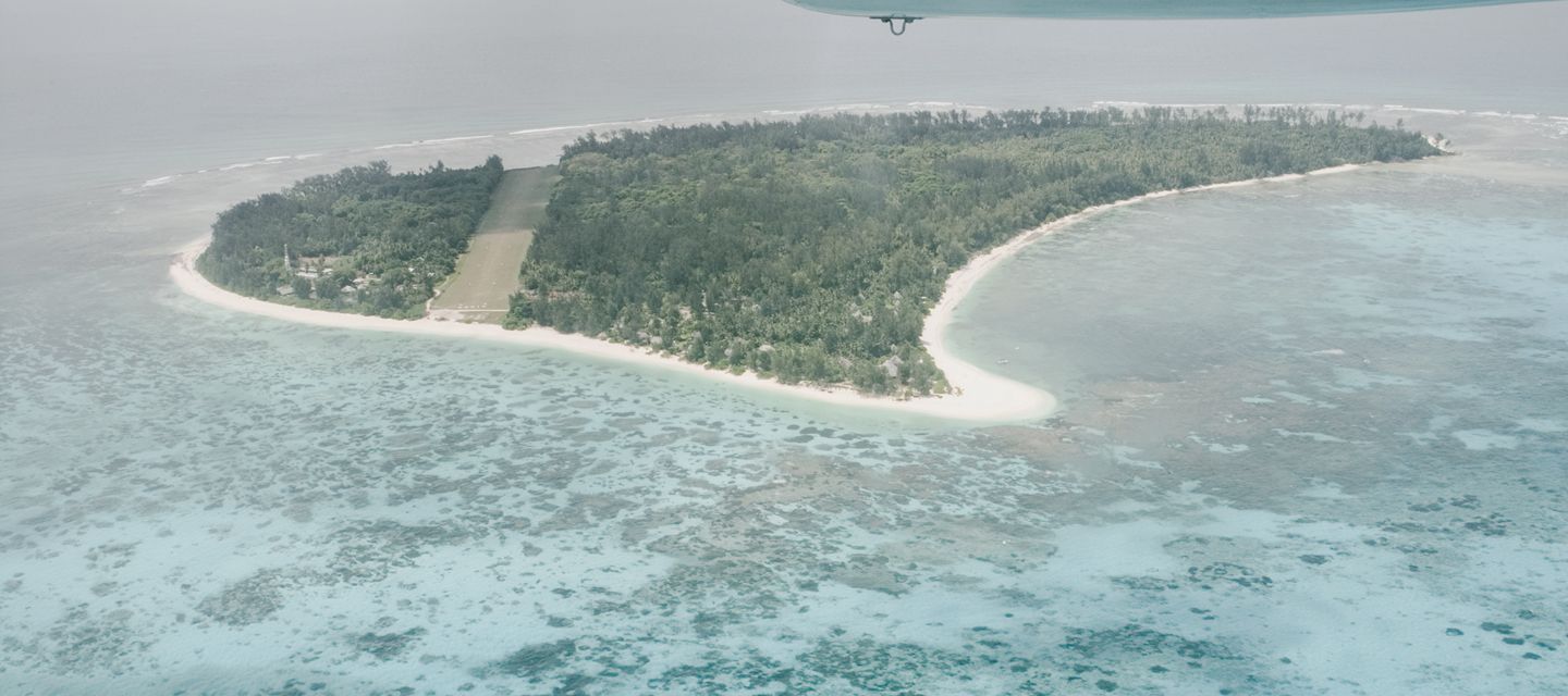 Landeanflug auf Denis Island, eine kleine Koralleninsel mitten im Indischen Ozean