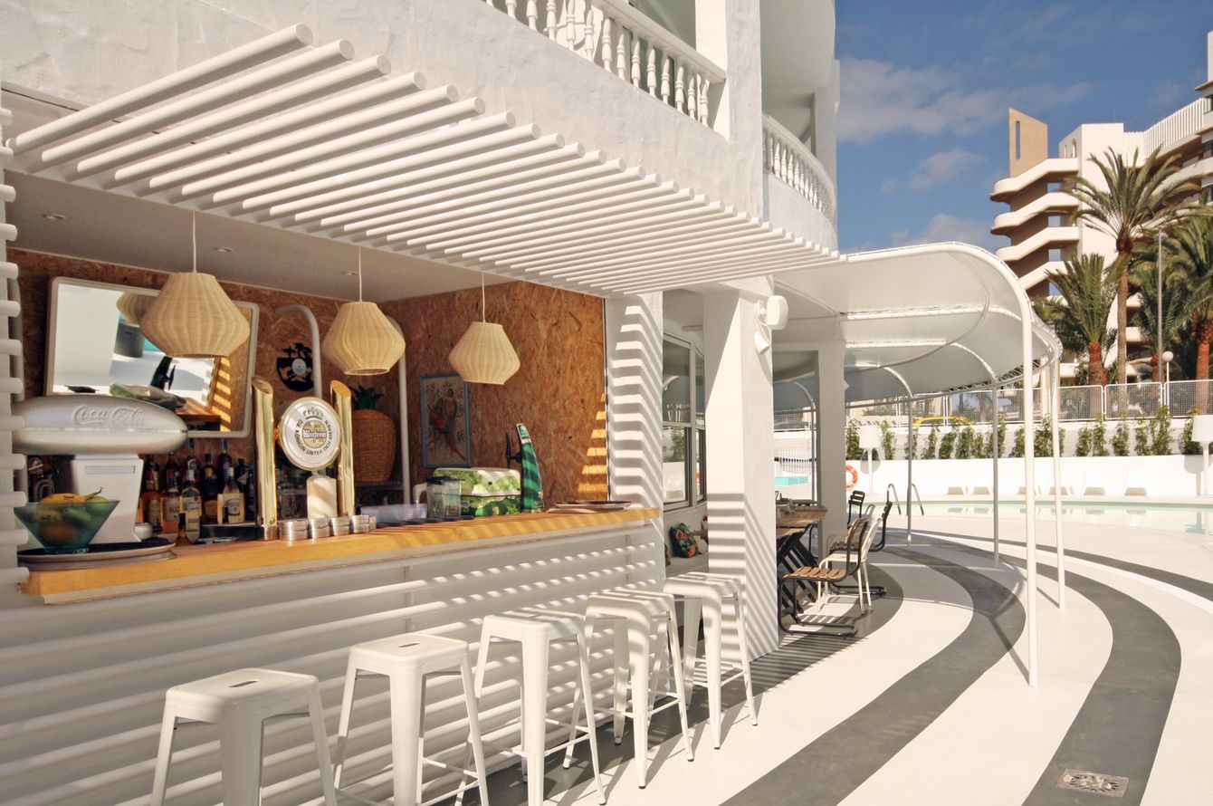 Poolbar & Restaurant