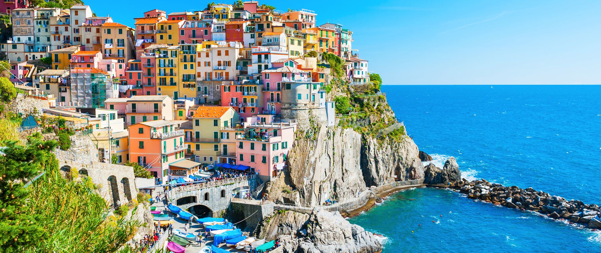 Vue sur le village de Manarola des Cinque Terre en Italie.