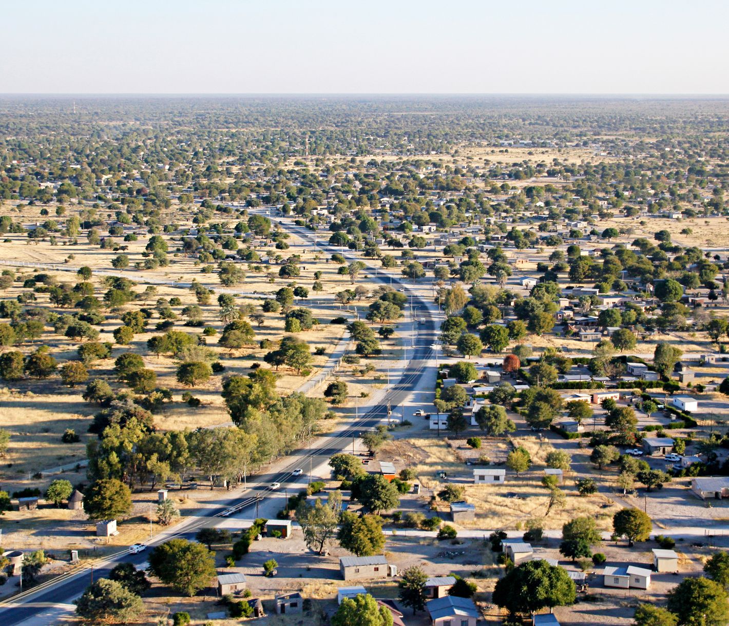 Vue aérienne de Maun, la porte du delta de l'Okavango