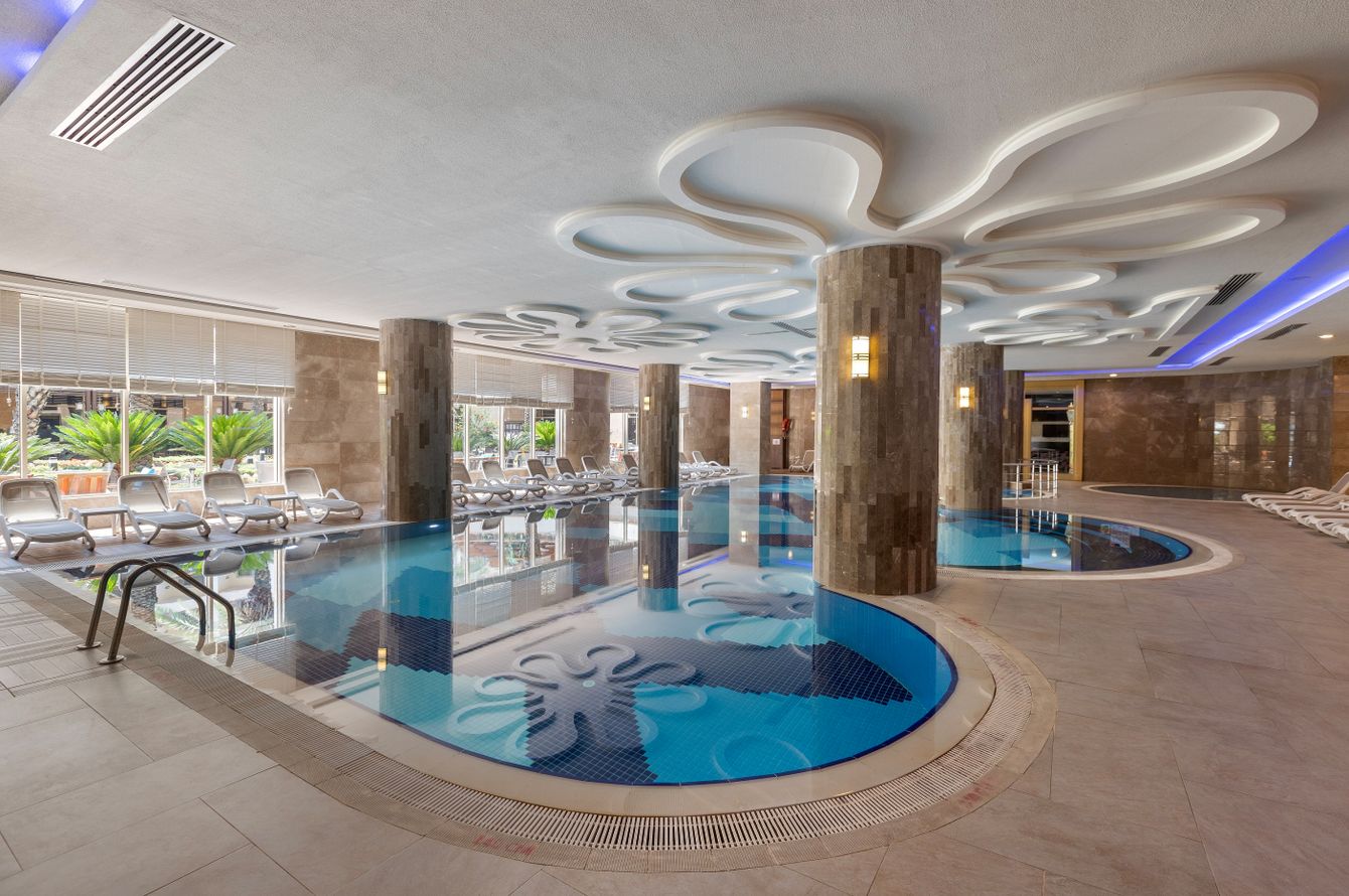 Piscine intérieure