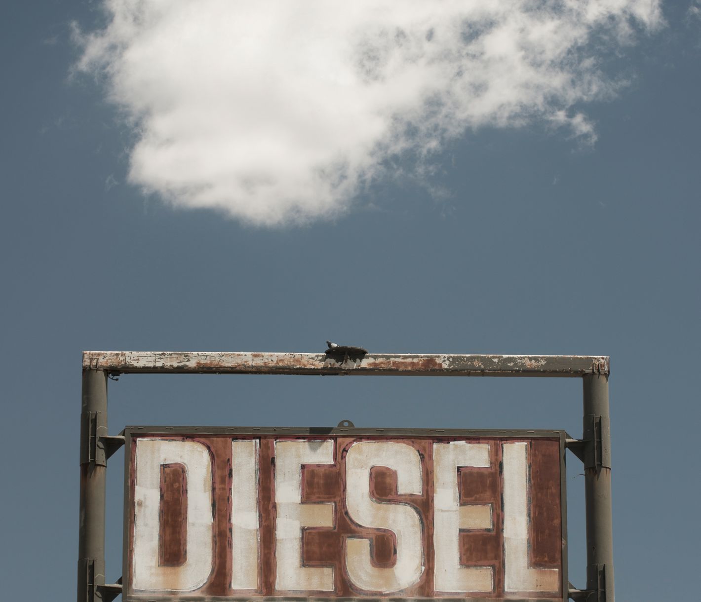 Auf der alten Route 66 um Amarillo trifft man auf einige Kuriositäten wie zum Beispiel diese verlassene Tankstelle.