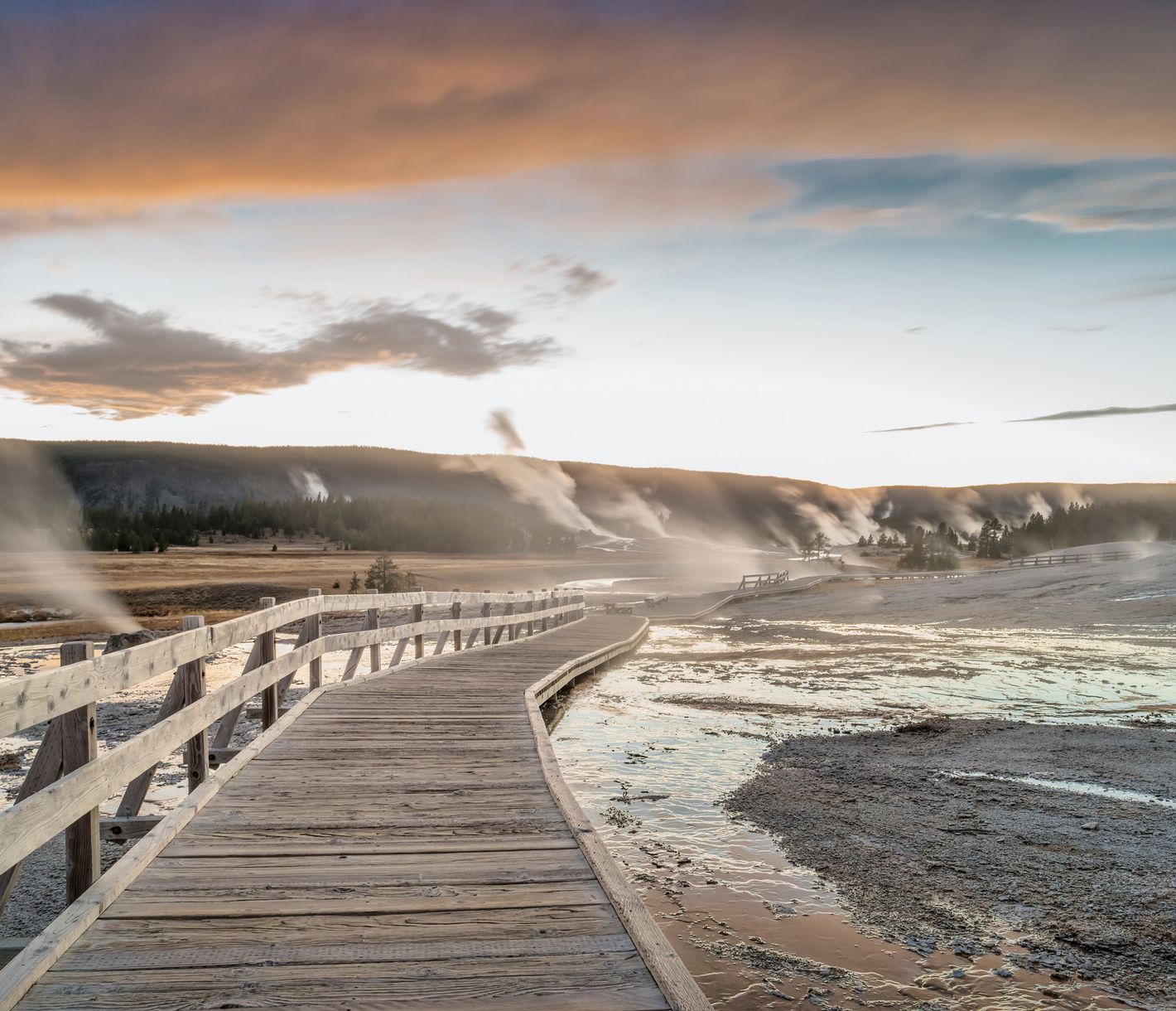Yellowstone, der erste und somit älteste Nationalpark, befindet sich auf vulkanischem Gebiet.