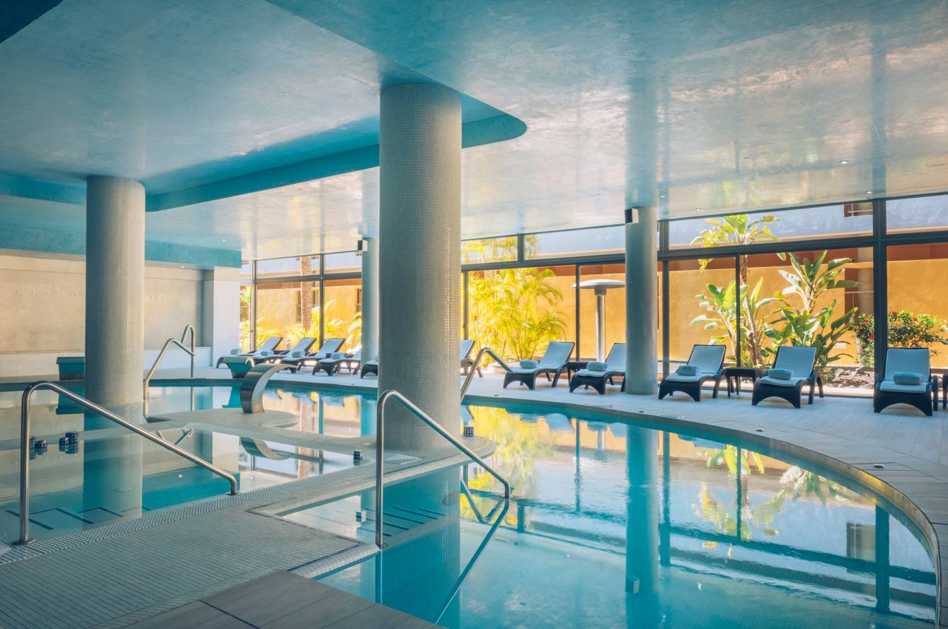 Piscine intérieure