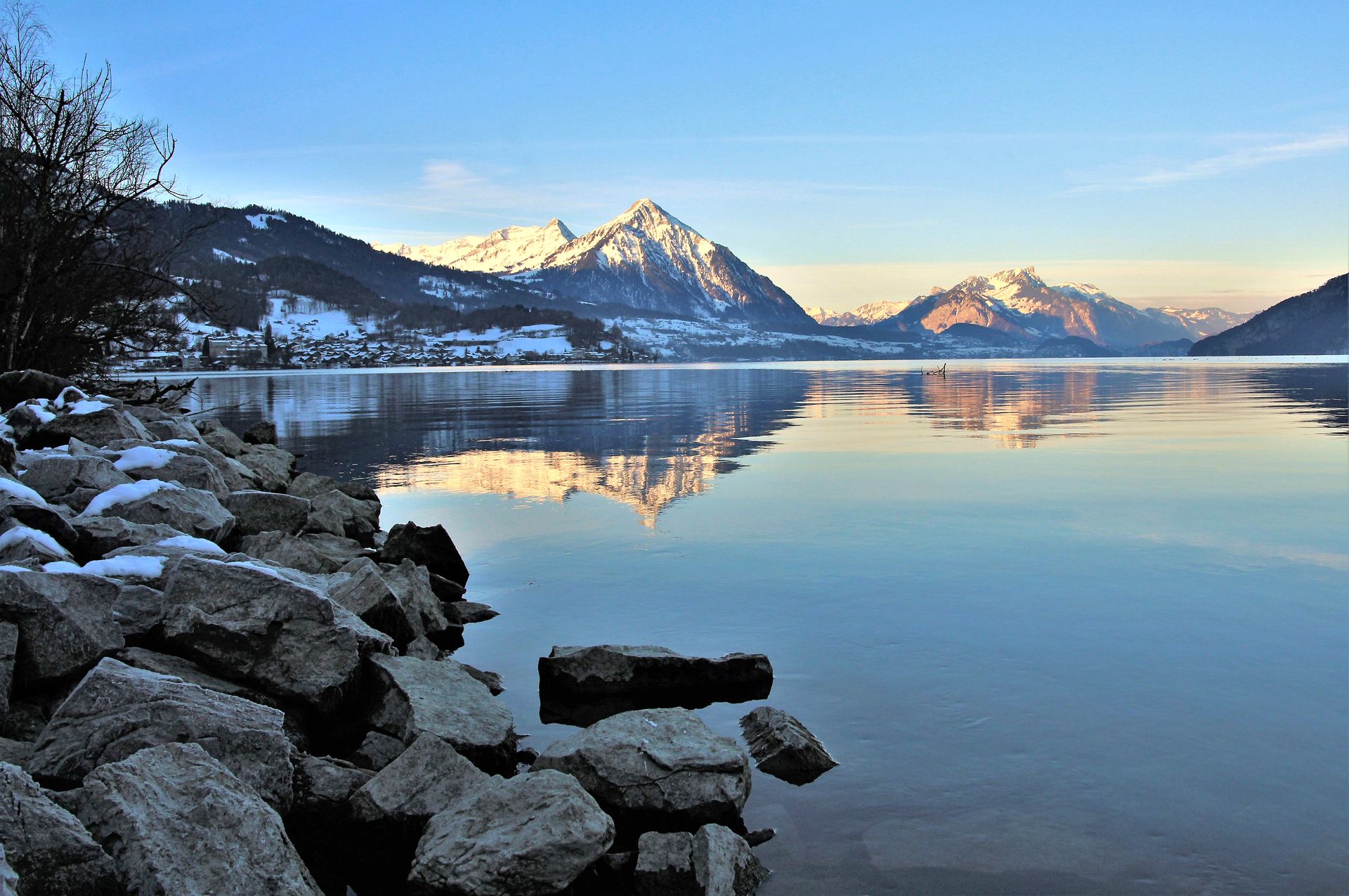 Winterliches Seeufer