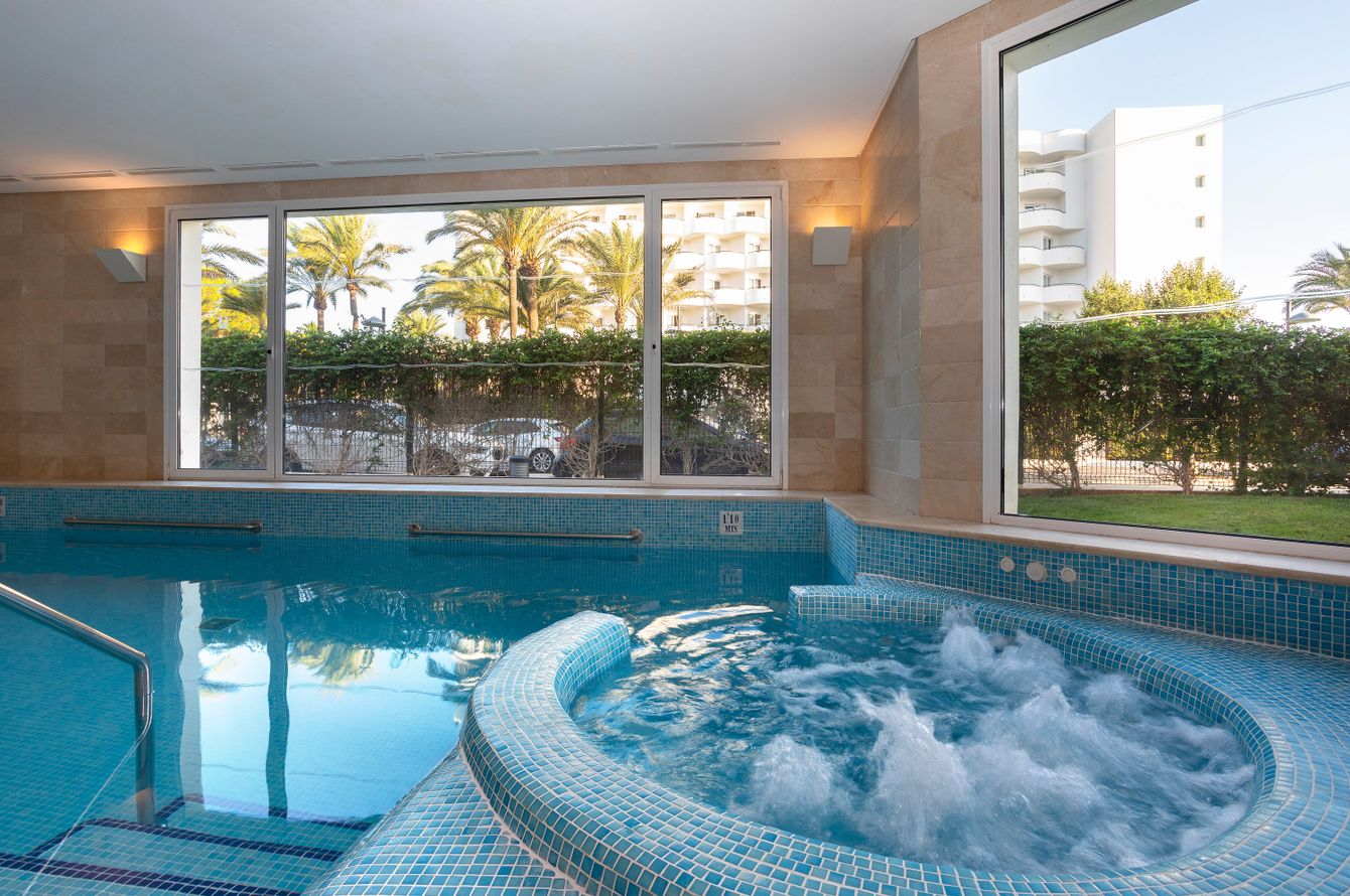 Piscine intérieure