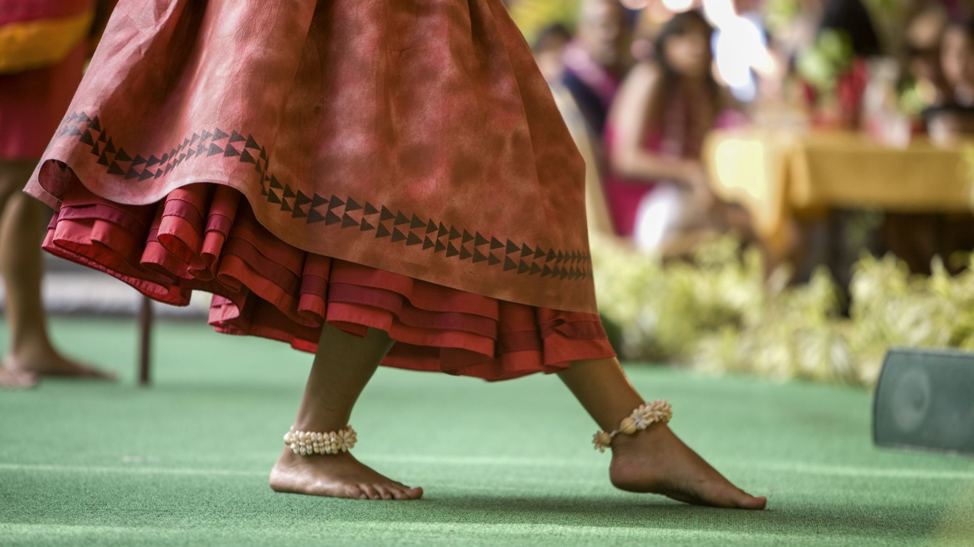 Le hula est une danse narrative qui s’est développée à Hawaï.