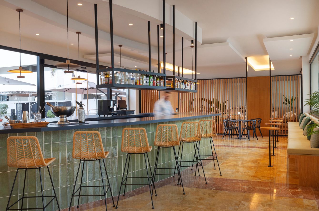 Bar