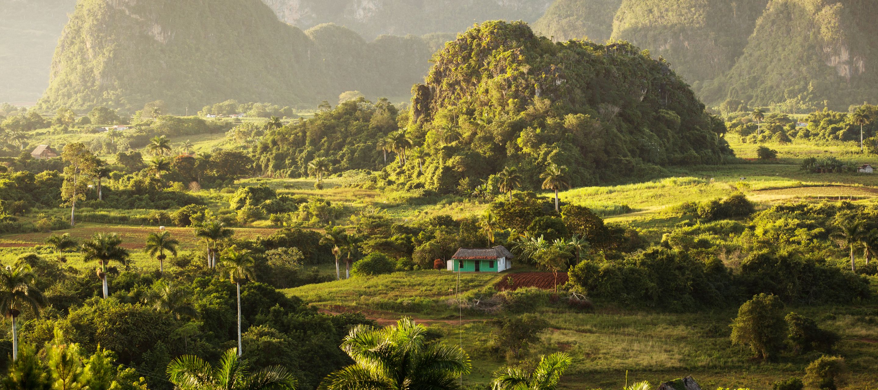 Wunderschöne Sicht über das grüne Tal von Viñales