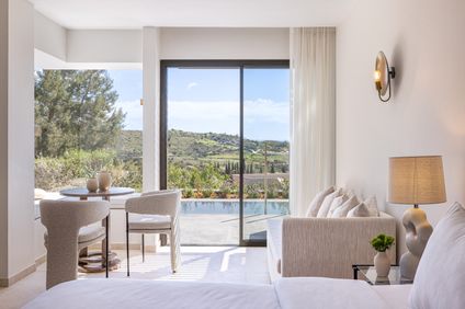 Premier Bungalow Swim Up