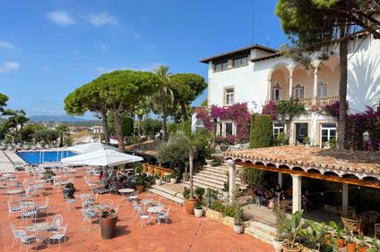 Hotel Roger de Flor by Seleqtta