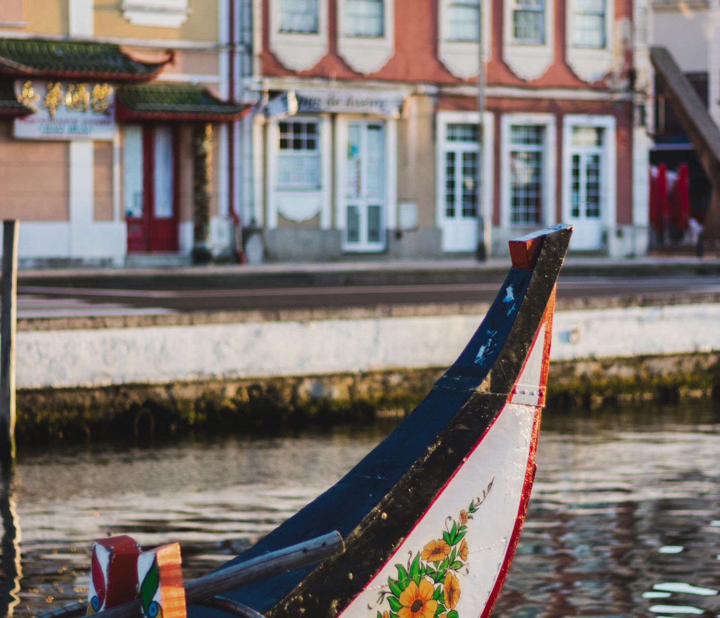 Barco Moliceiro, ein bunt bemaltes Boot in Aveiro