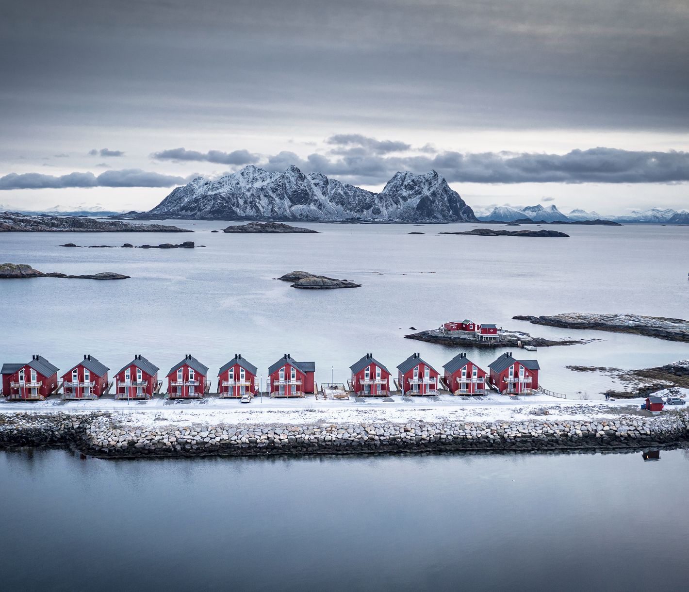 Die gemütlichen Rorbuer sind der perfekte Übernachtungsort auf den Lofoten