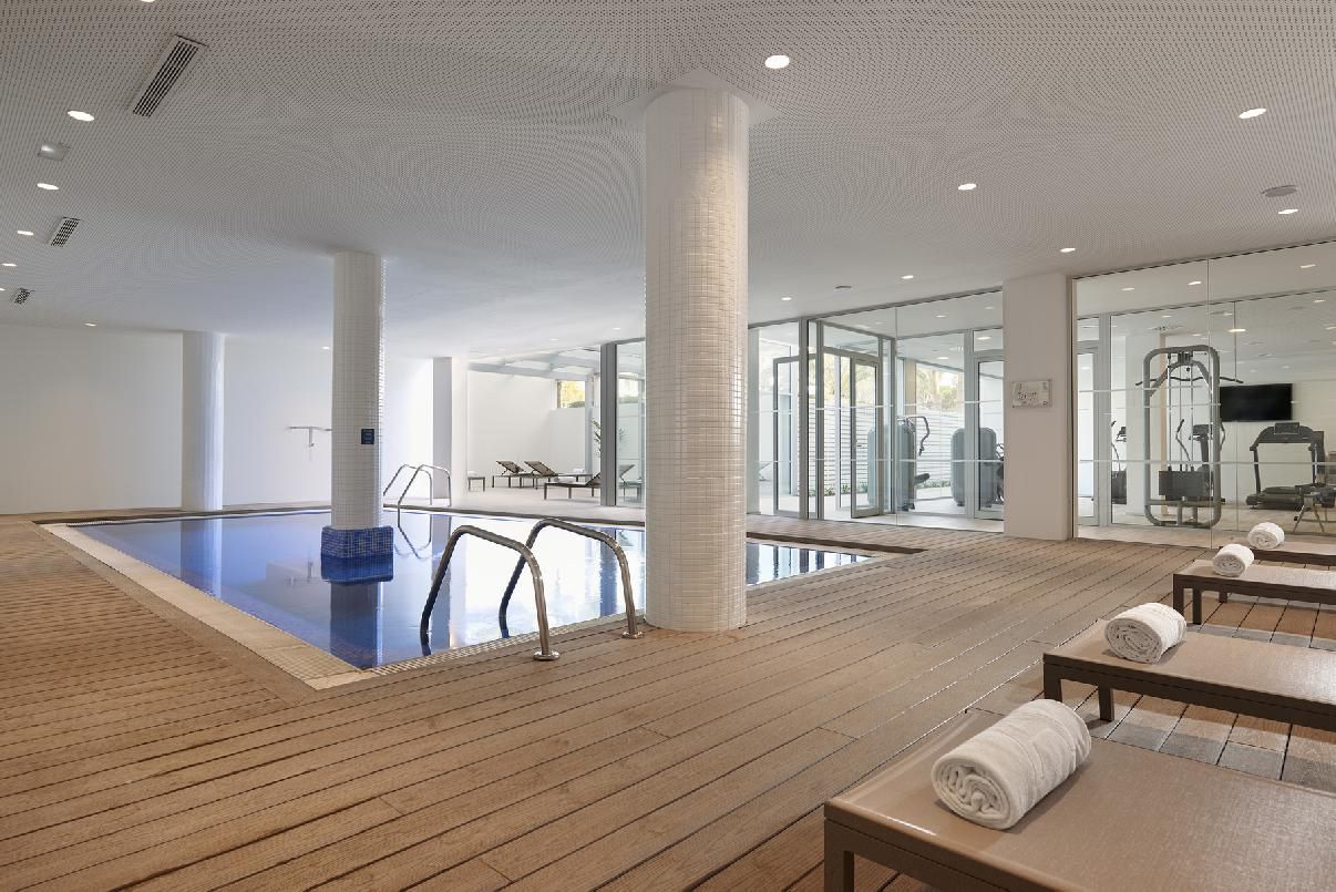 Piscine intérieure