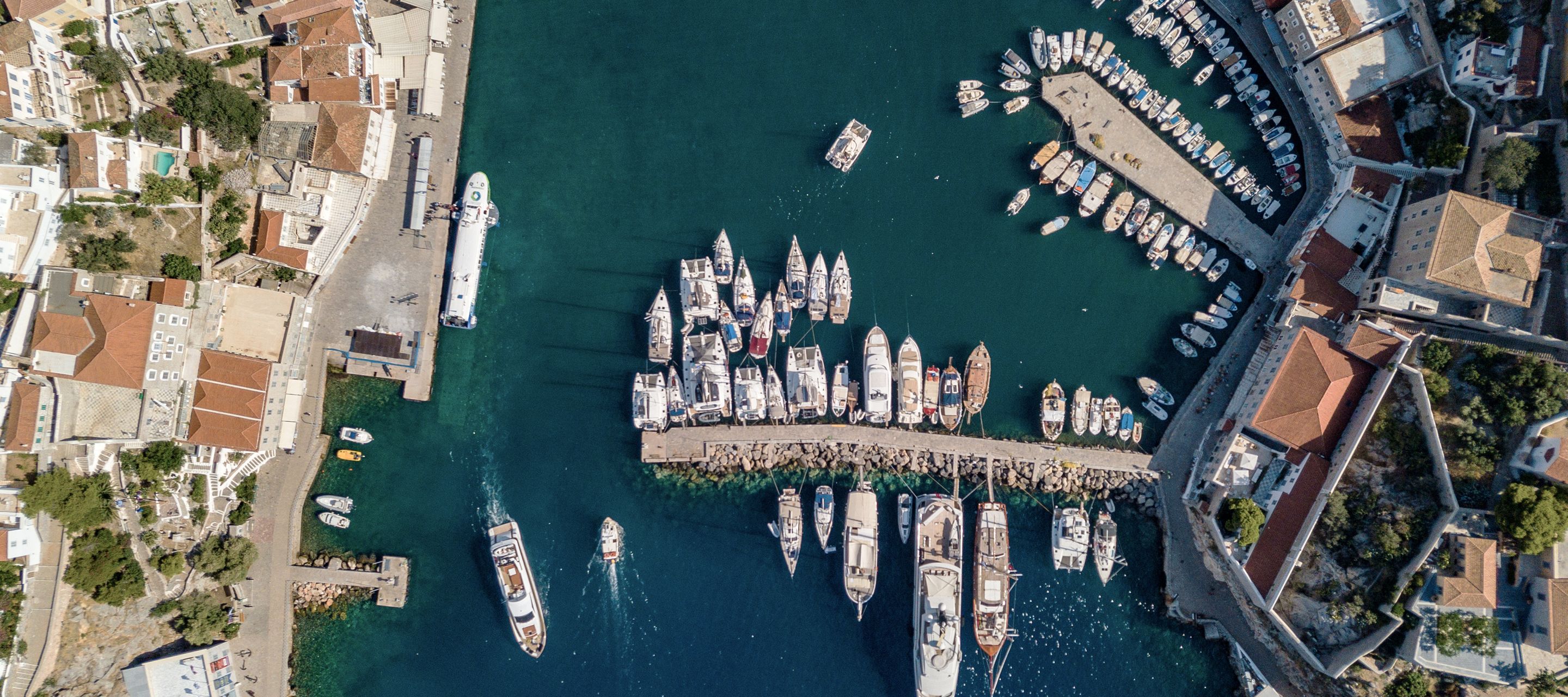 Der Hafen von Hydra – Eleganz und Tradition vereint