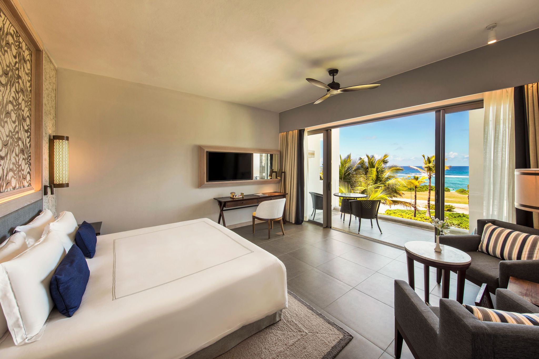Deluxe Ocean View Zimmer