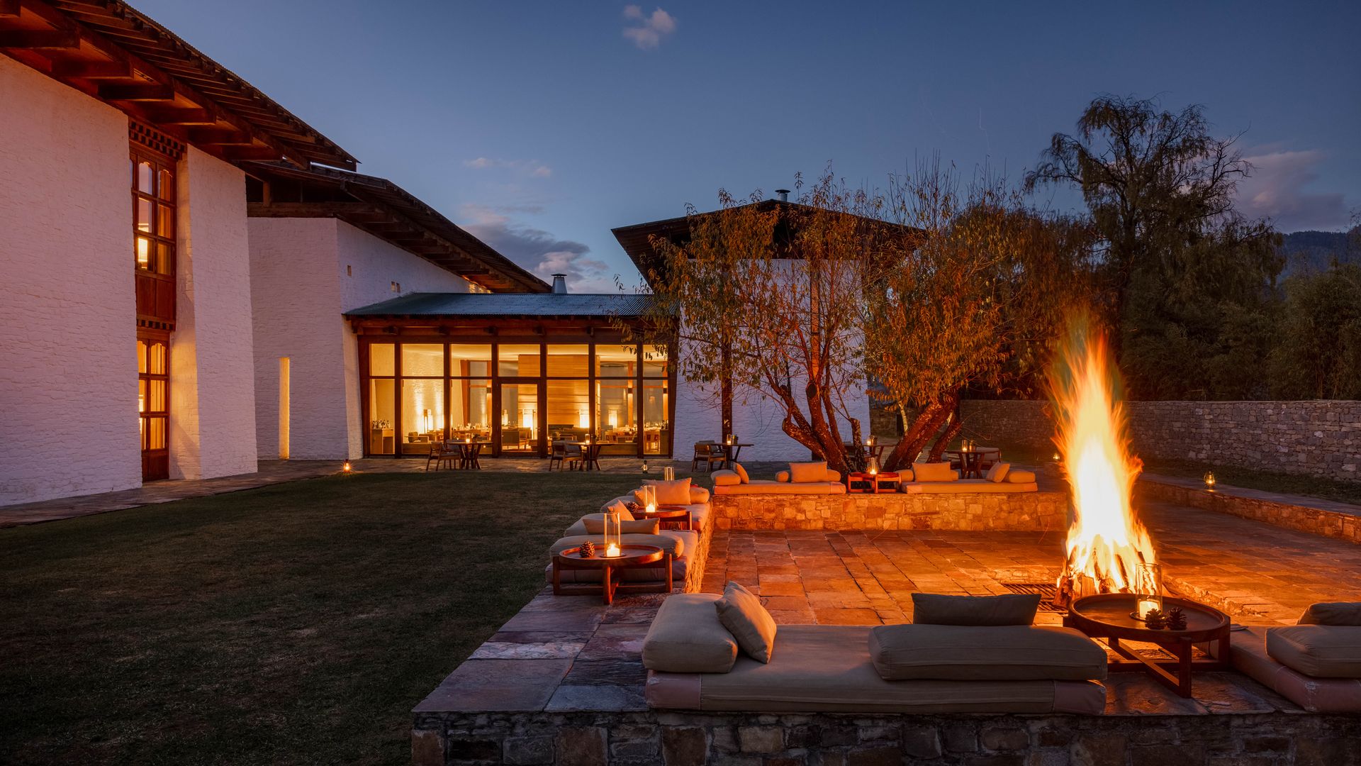 Feuerstelle bei der Bumthang Lodge