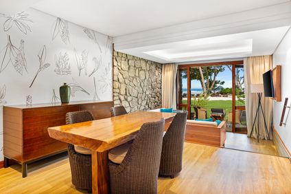 Deluxe Ocean View Suite