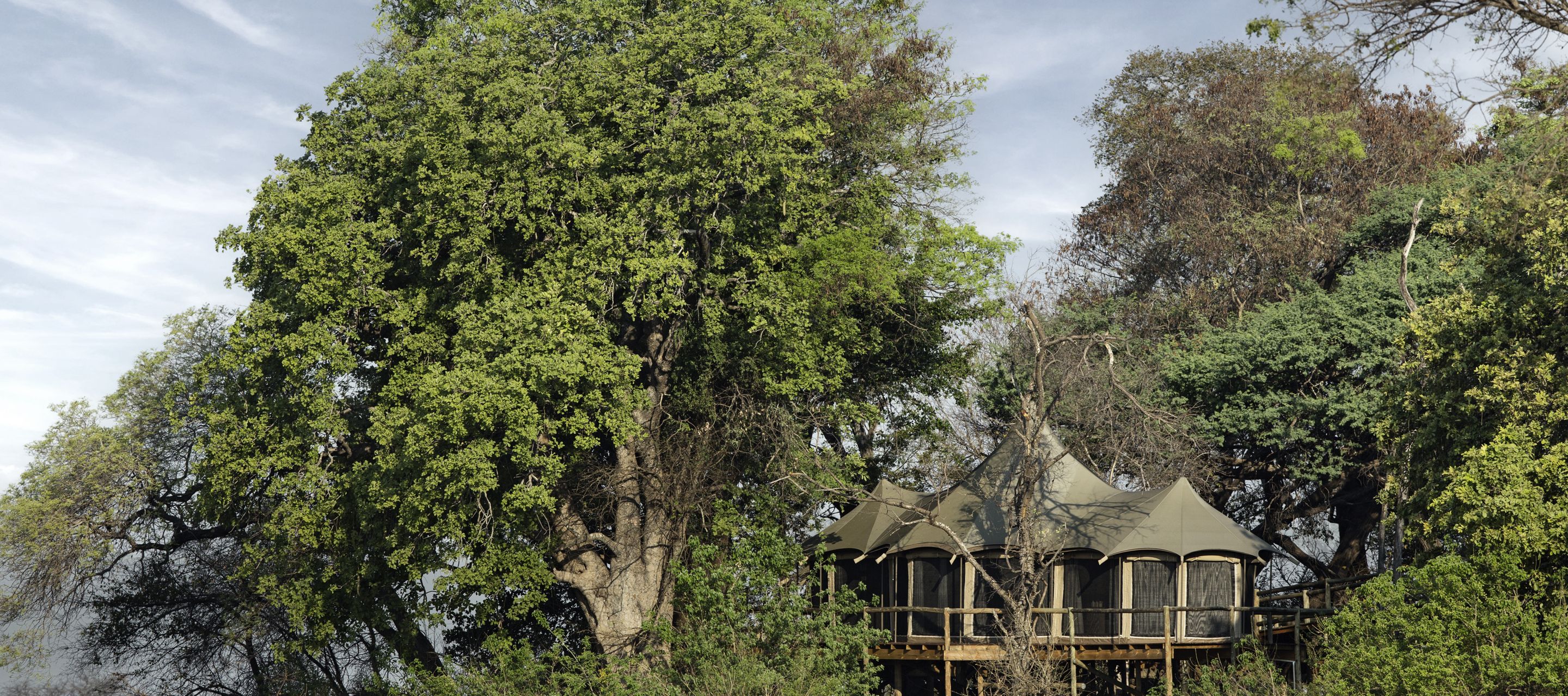 Loger dans le bush: le camp sous tente Nambwa