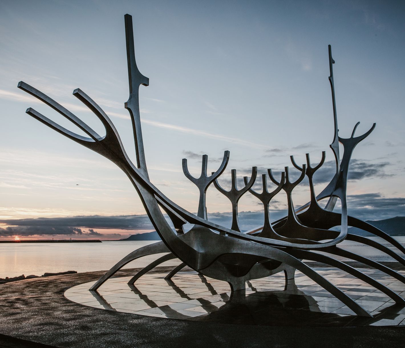 Ein popluärer Spot, um den Sonnenuntergang in Reykjavik zu beobachten