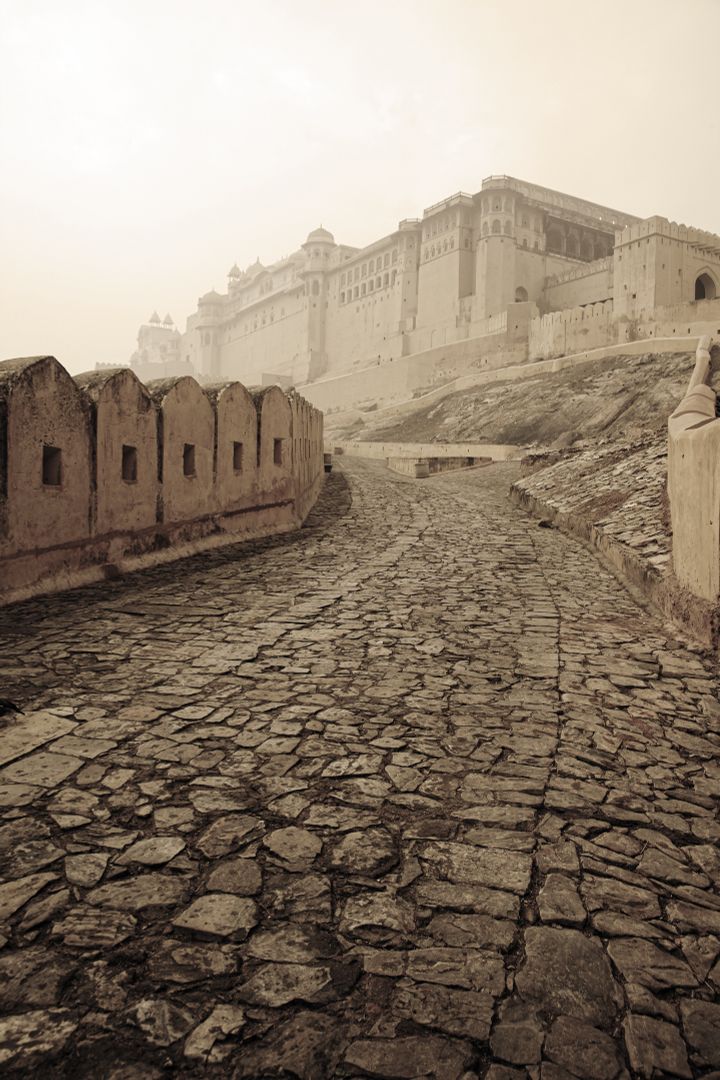 Das Amer Fort bei Jaipur im Dunst