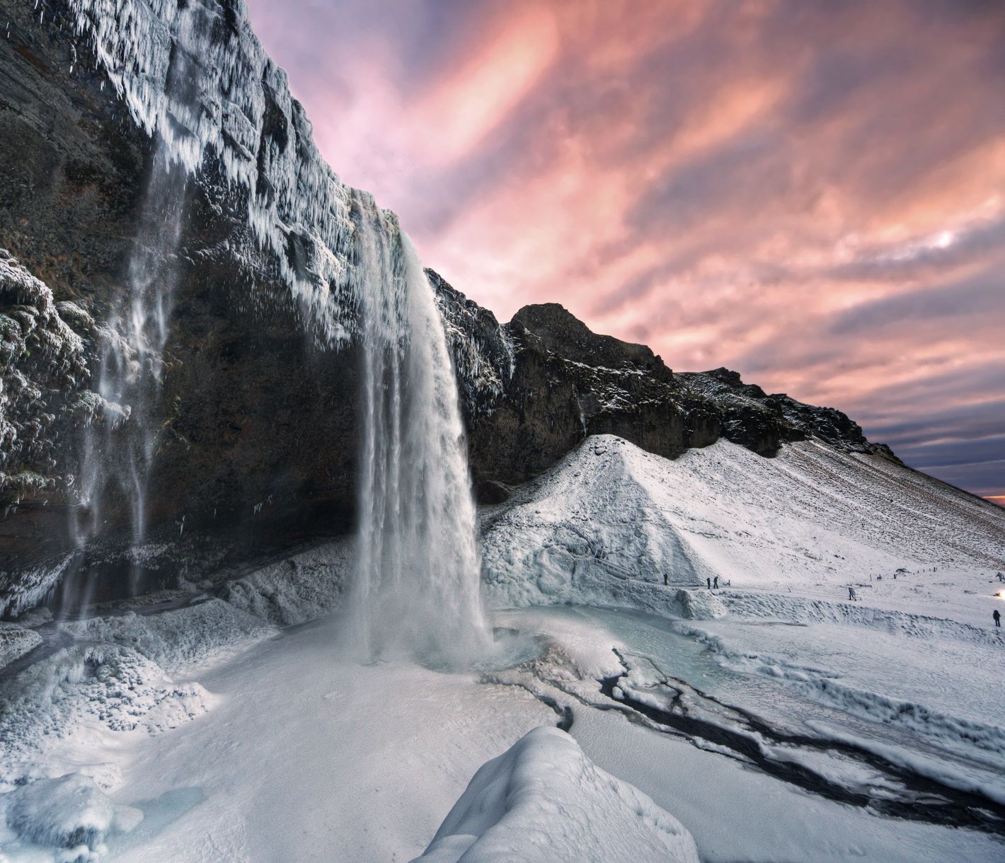 Unbestritten einer der schönsten Wasserfälle Islands – der Seljalandsfoss