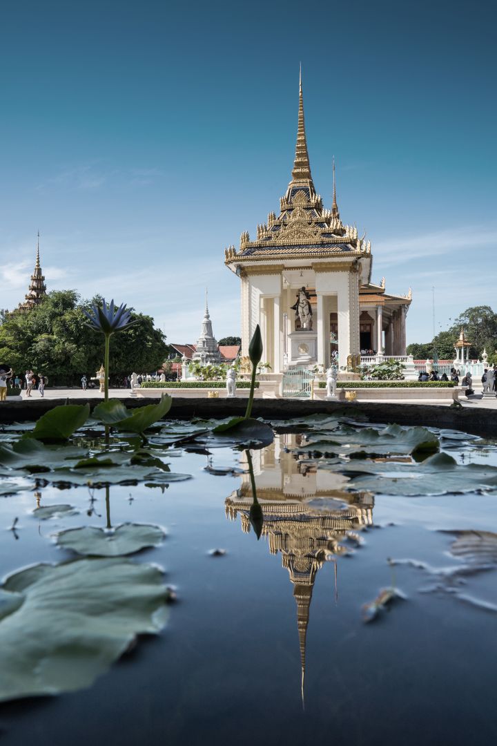 La pagode d’Argent s’enorgueillit de gracieux toits ornés de dorures.