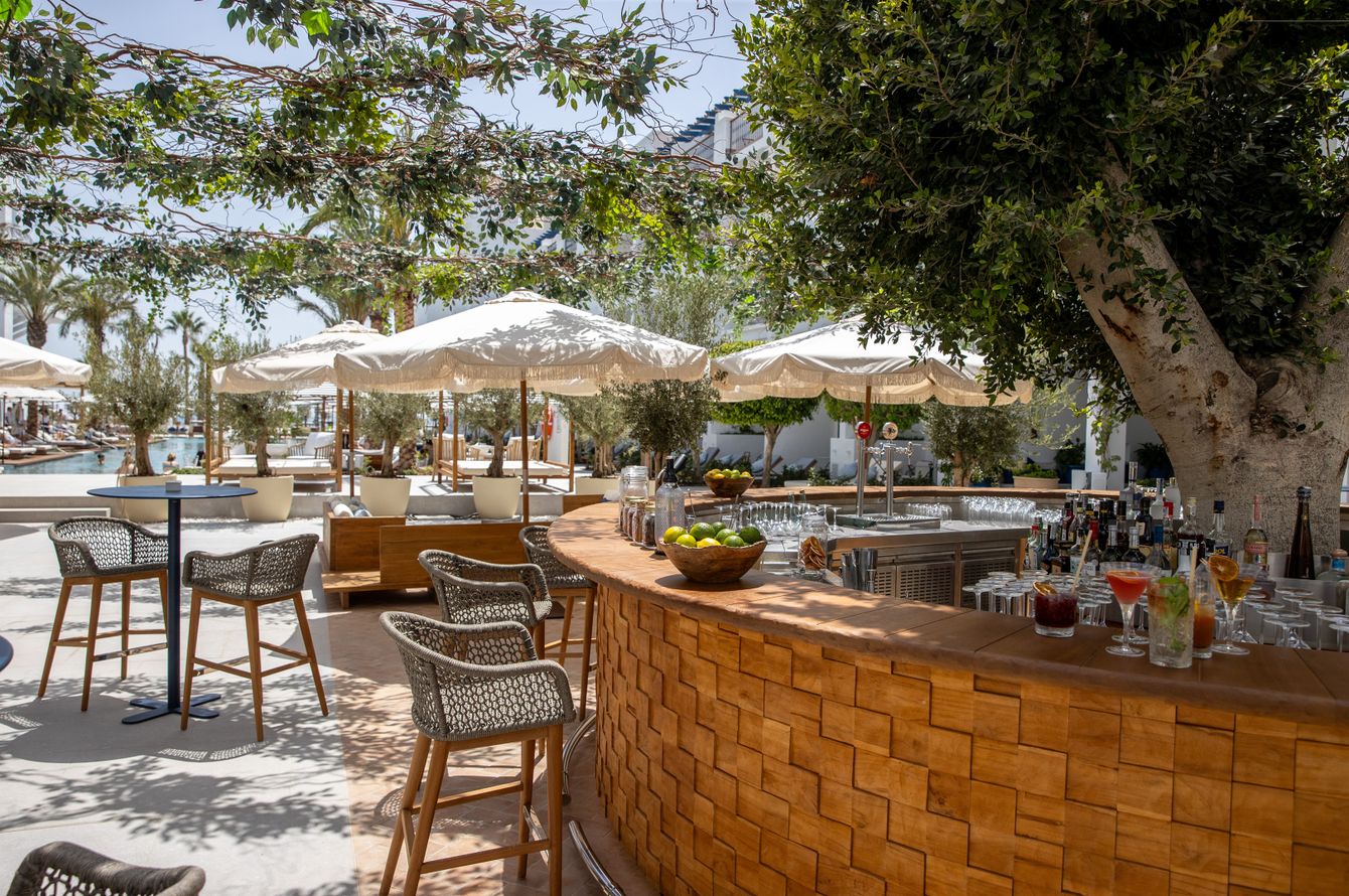 Bar