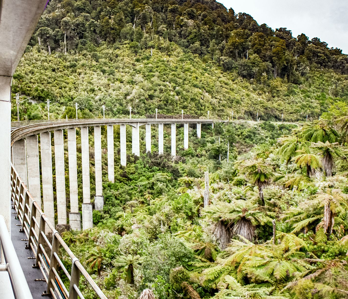 Fahrt über das Hapuawhenua-Viadukt