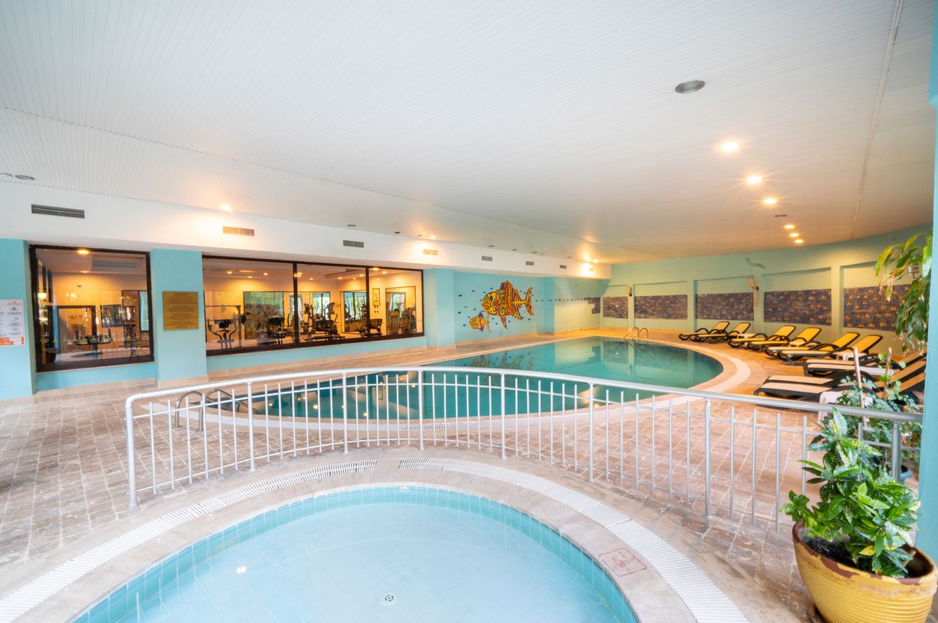 Piscine intérieure