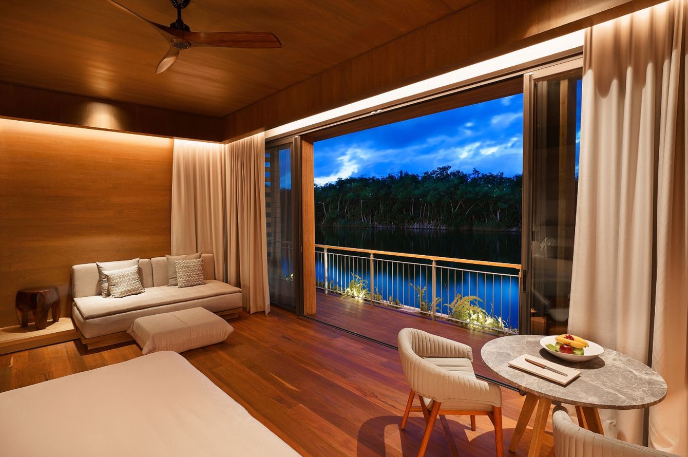 Lagoon & Sunset Rooftop Pool Villa