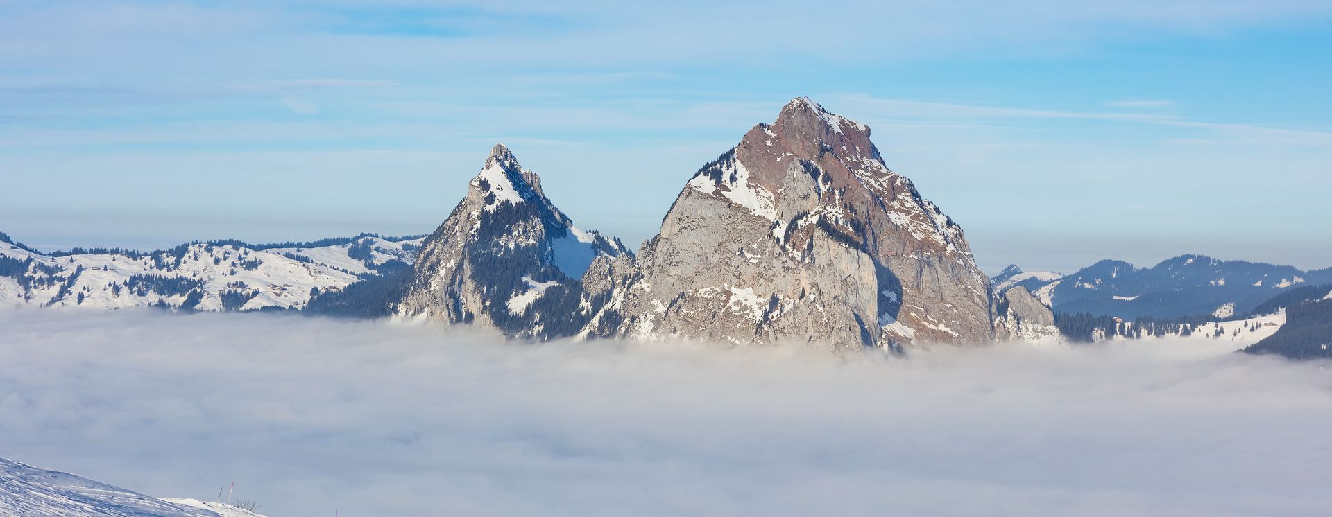 Vue de la pente sur les grands et petits mythes