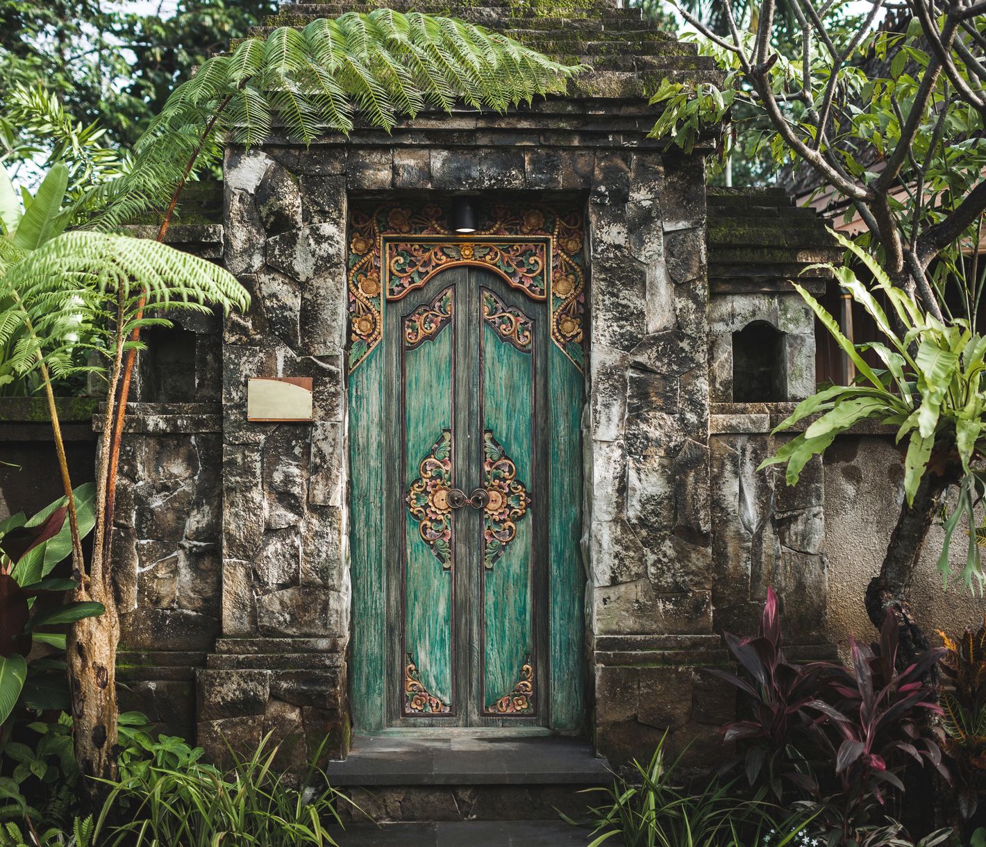 Insel der Götter, Dämonen und Geister