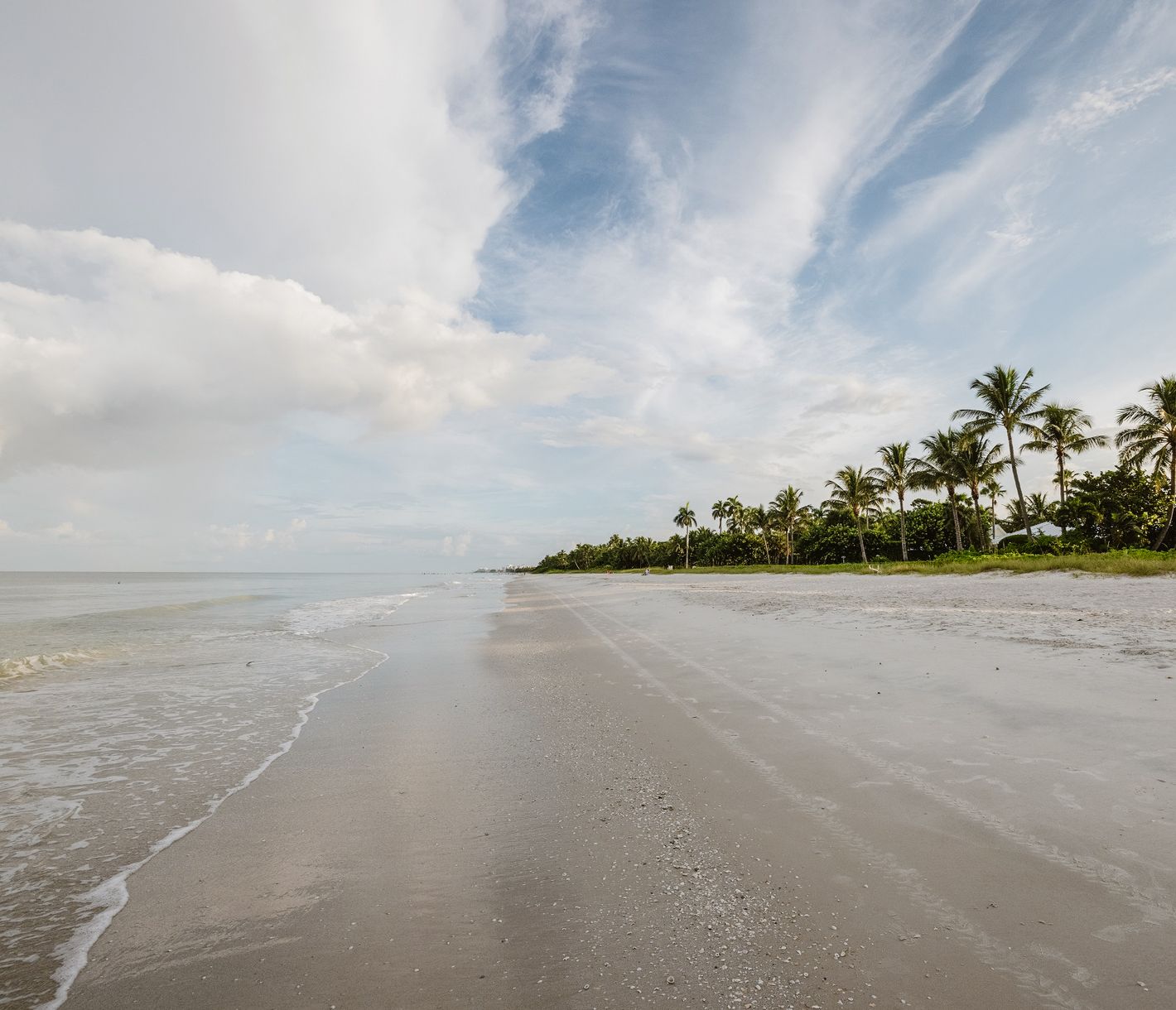Der Naples Beach lädt zum Entspannen ein.