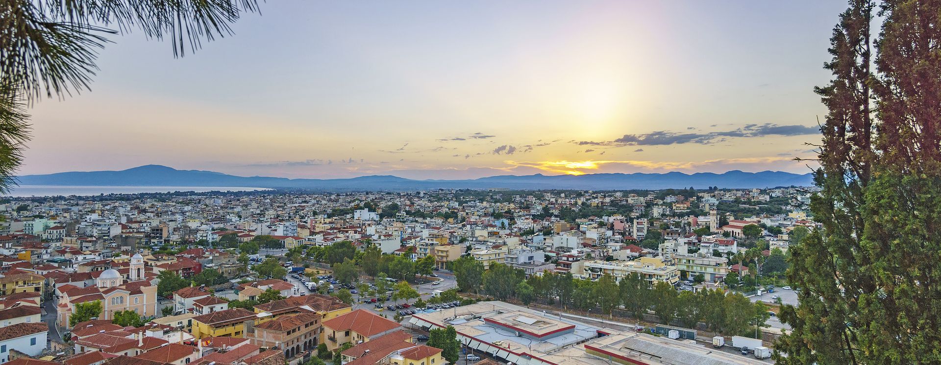 Sonnenuntergang über der Stadt