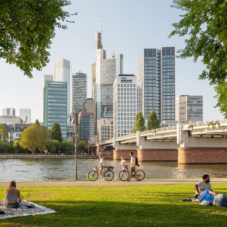 Mainufer ©visitfrankfurt plazy Isabela Pacini