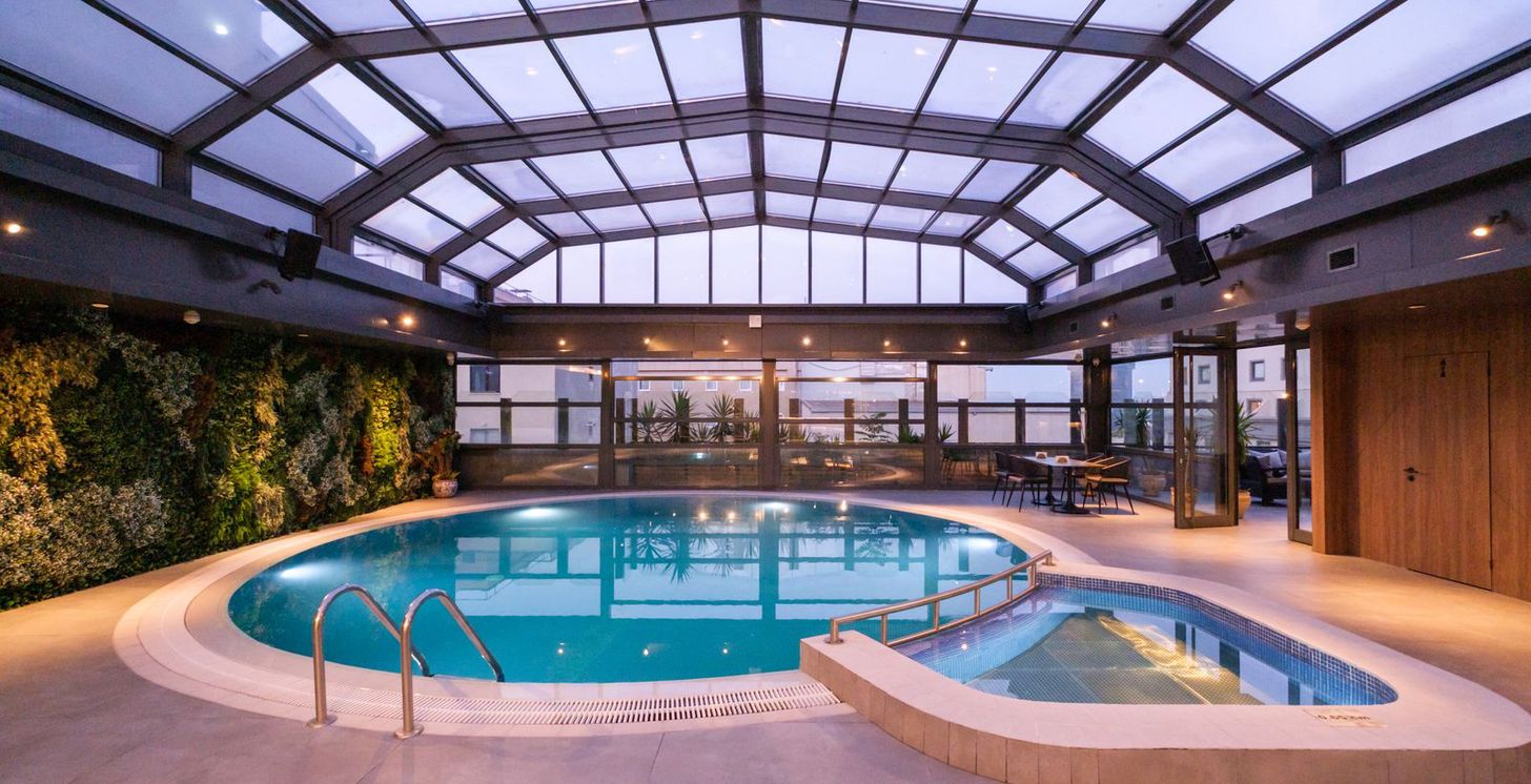 Piscine intérieure
