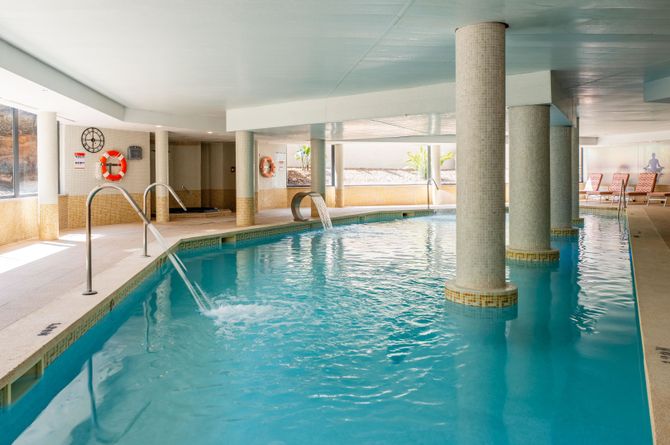 Piscine intérieure
