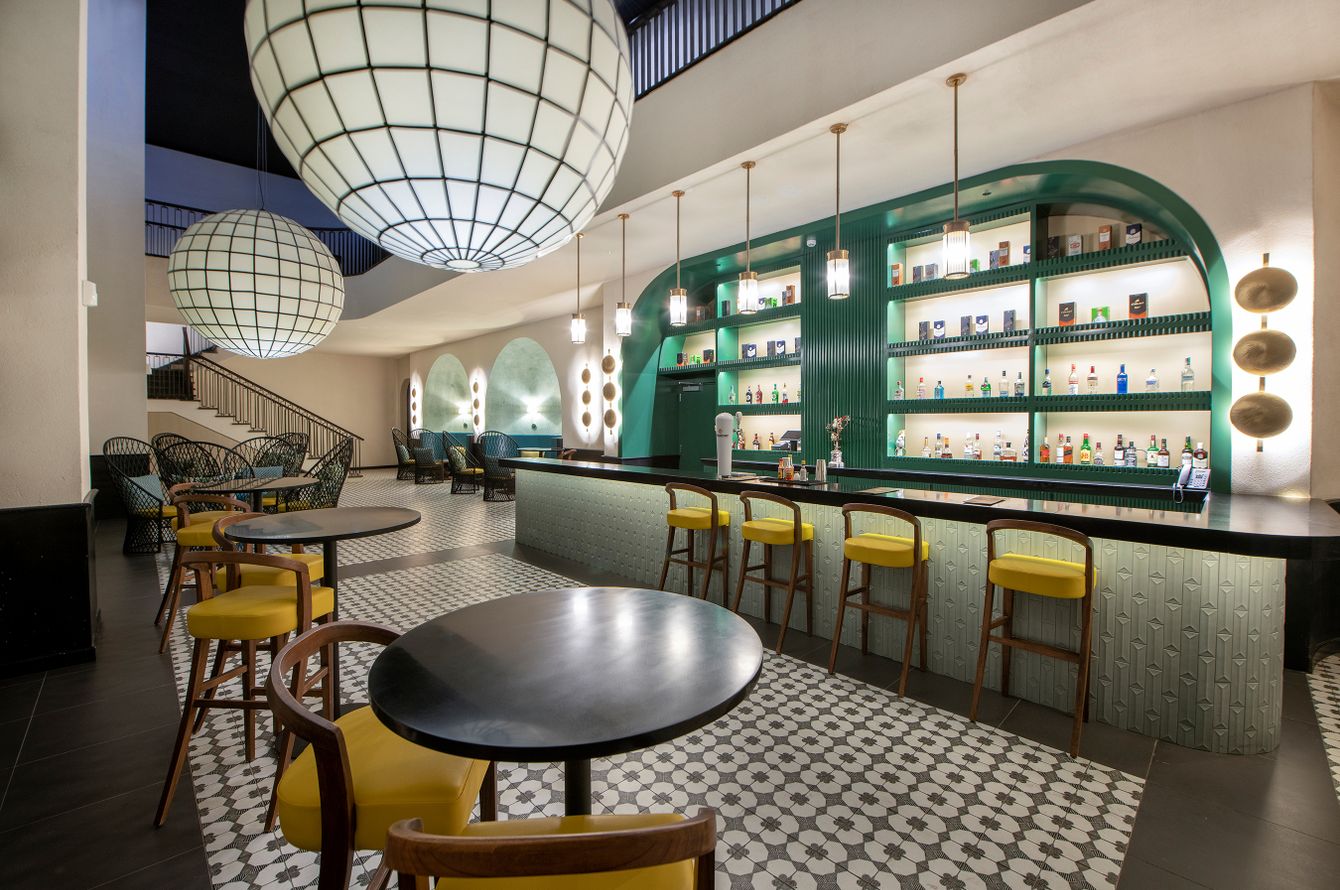 Bar