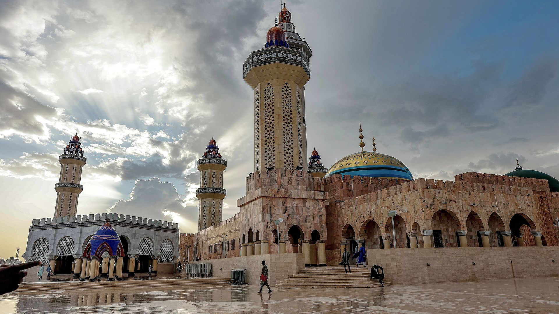 Die Moschee von Touba nach einem Gewitter