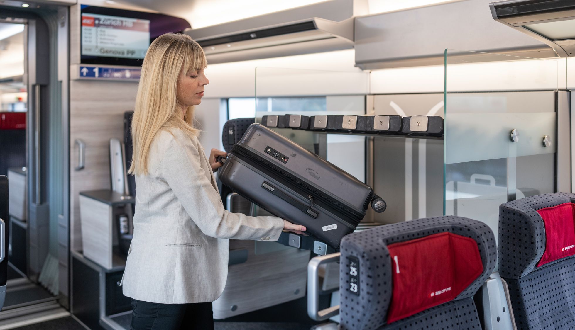 Plateau à bagages dans le Giruno. © Swiss Travel System, 2022, Daniel Ammann